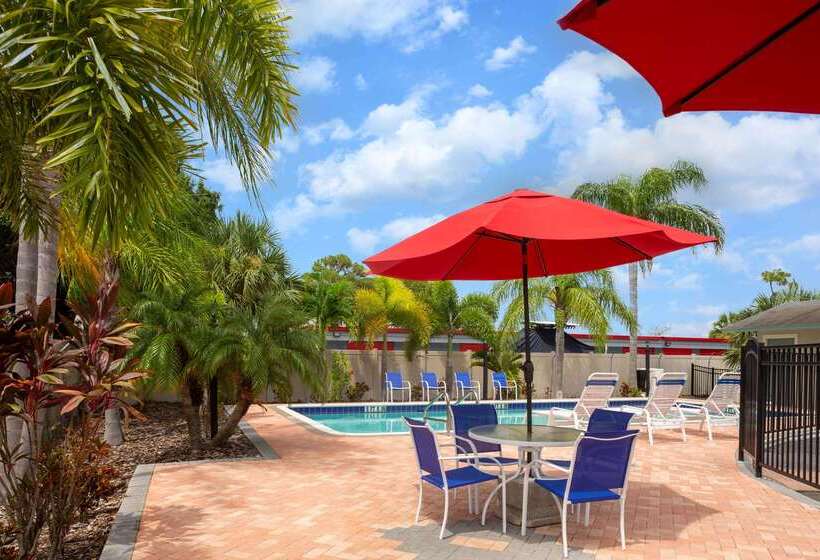 فندق Super 8 By Wyndham Bradenton Sarasota Area