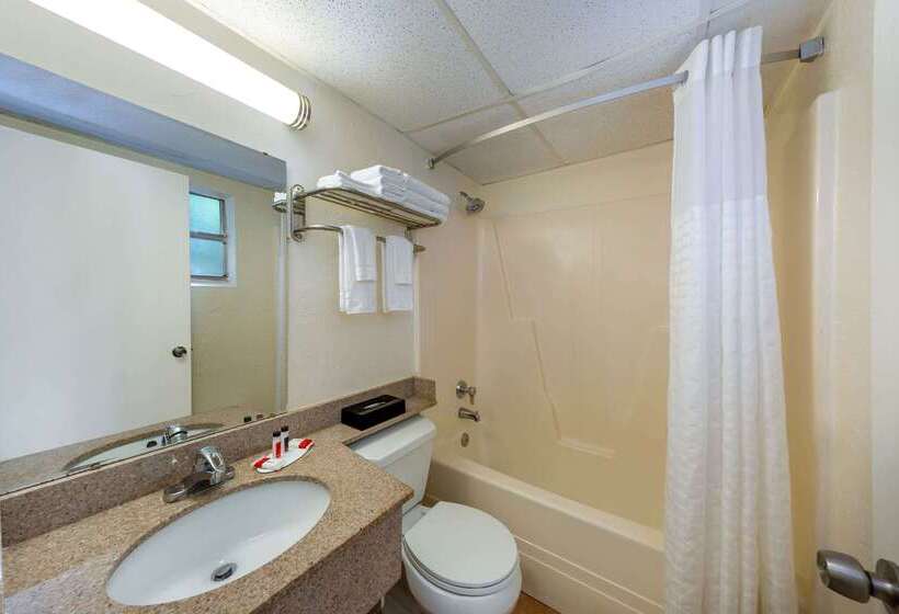 فندق Super 8 By Wyndham Bradenton Sarasota Area