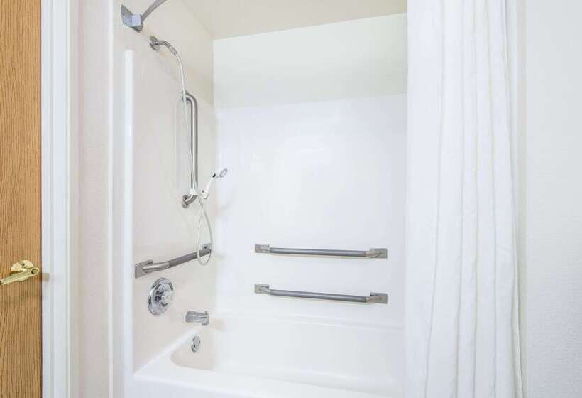 ホテル Super 8 By Wyndham West Middlesex/sharon Area