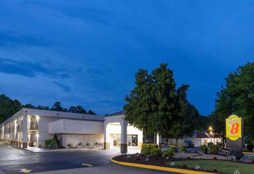 هتل Super 8 By Wyndham Williamsburg/historic Area