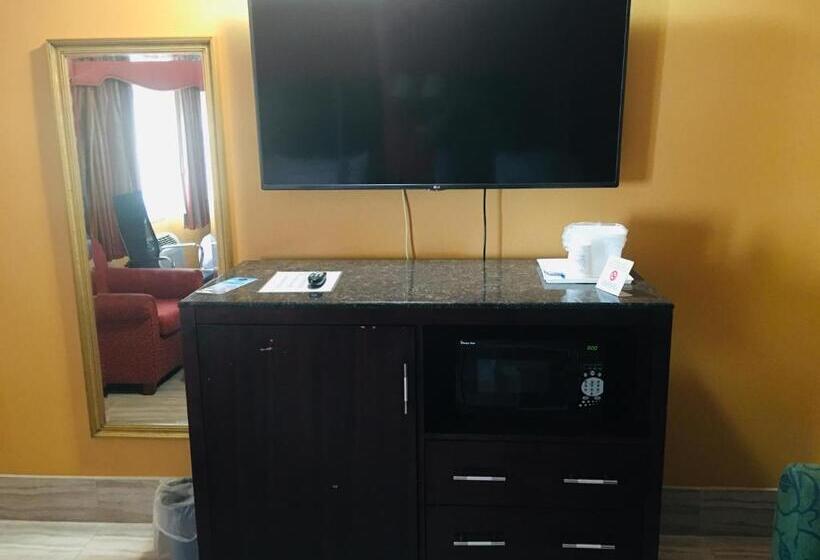 فندق Travelodge By Wyndham Bay Shore Long Island