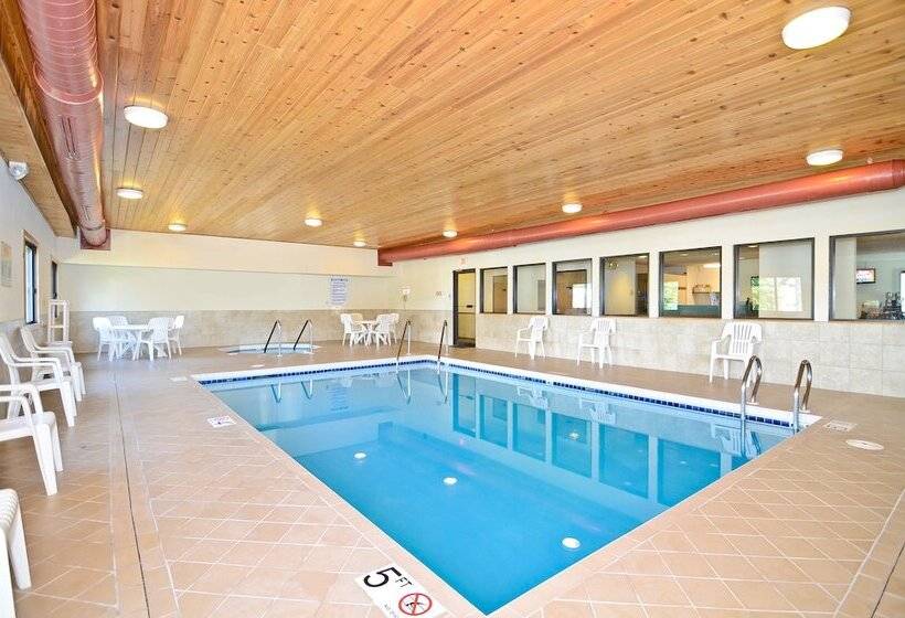 فندق على الطريق Amerivu Inn And Suites   Hayward Wi