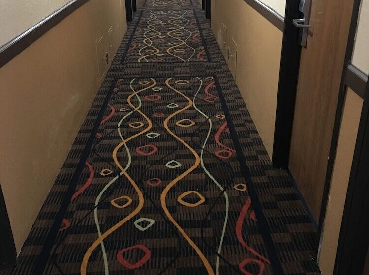 모텔 Faribault Hometown Inn & Suites