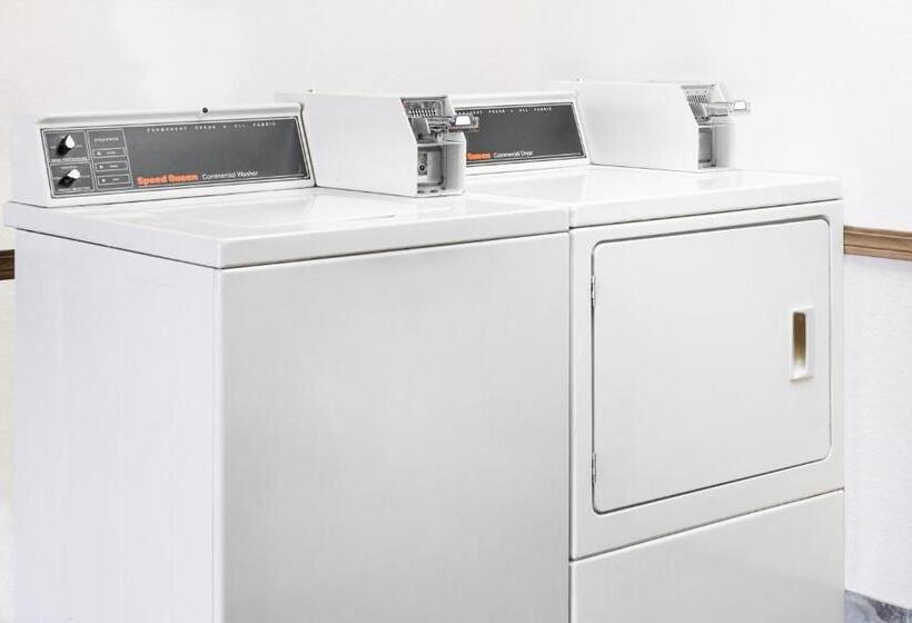 فندق على الطريق Super 8 By Wyndham Bolivar