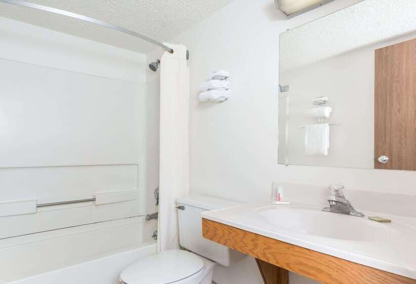 فندق على الطريق Super 8 By Wyndham Front Royal