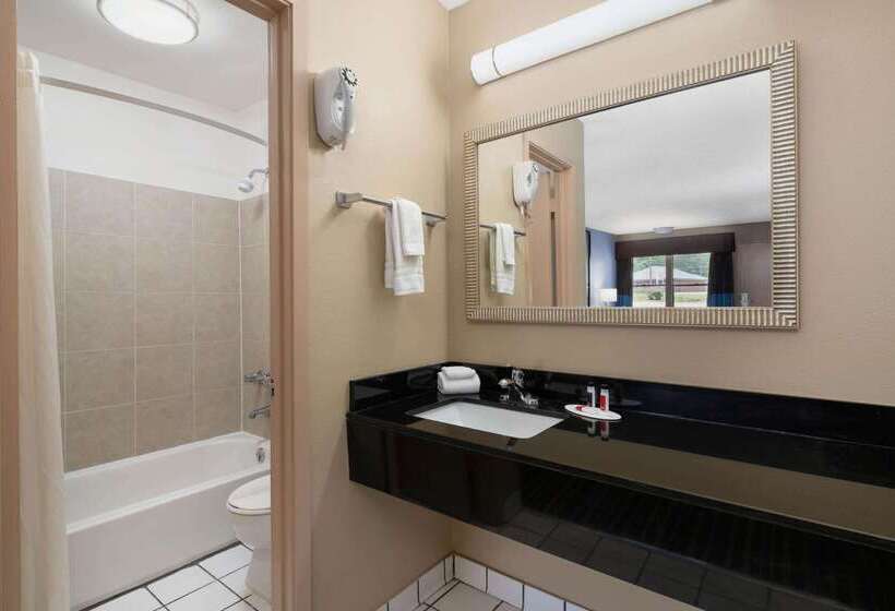 مُتل Super 8 By Wyndham Gadsden Al