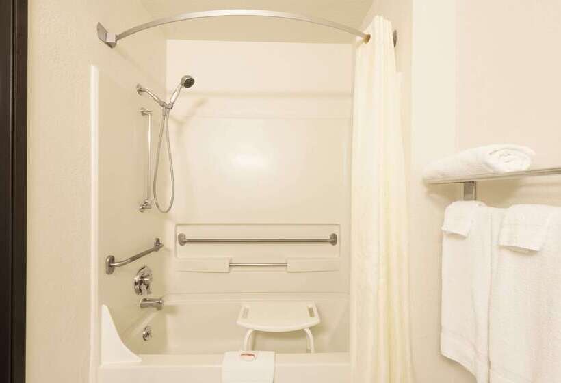 فندق على الطريق Super 8 By Wyndham Greenfield