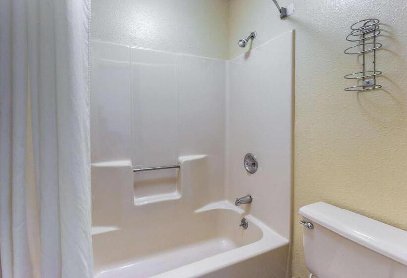 מוטל Super 8 By Wyndham Hartford Wi