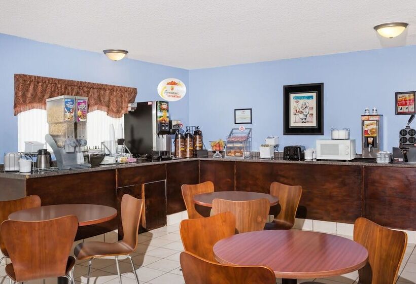 فندق على الطريق Super 8 By Wyndham Jonesboro