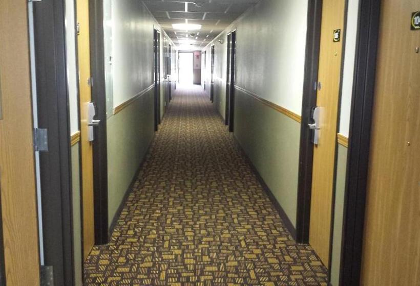 מוטל Super 8 By Wyndham Pella