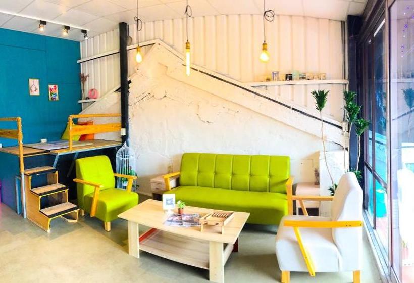 Hermit 84 Hostel