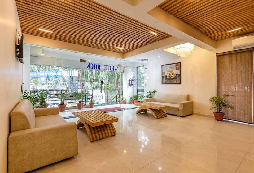 בית מלון כפרי White Rock By The Solitaire Hospitality