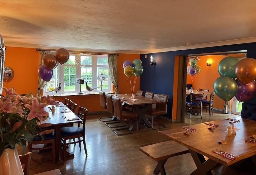 הוסטל Village Limits Bed And Breakfast Rooms