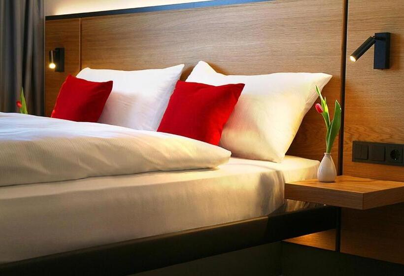 فندق Ginn City And Lounge  Ravensburg