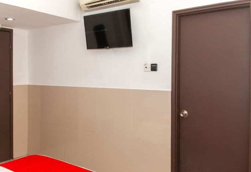 فندق Oyo 89851 Leila