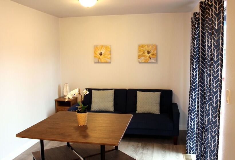 بنسيون Rainier Guesthouse