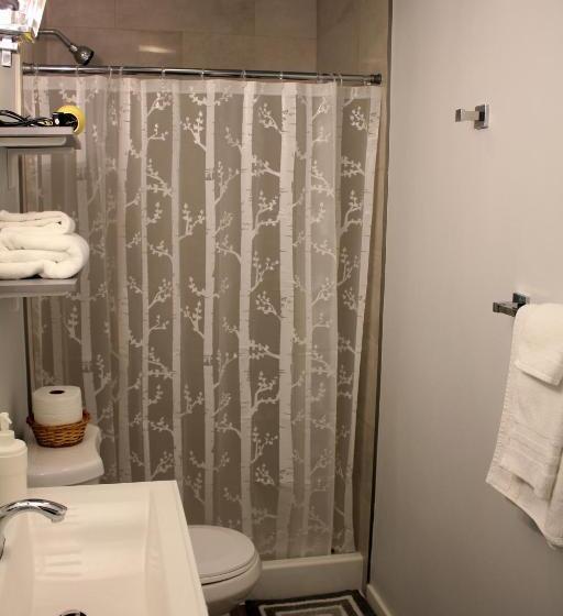 بنسيون Rainier Guesthouse