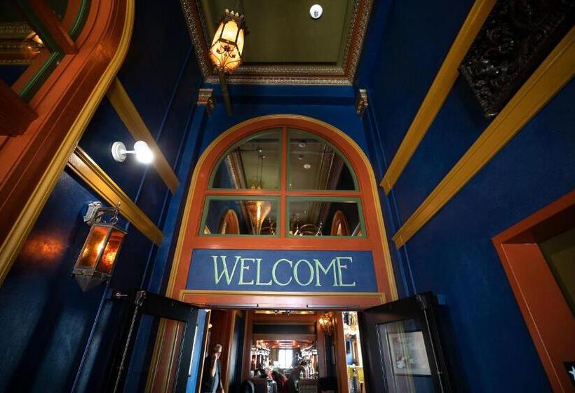 هتل Mcmenamins Elks Temple