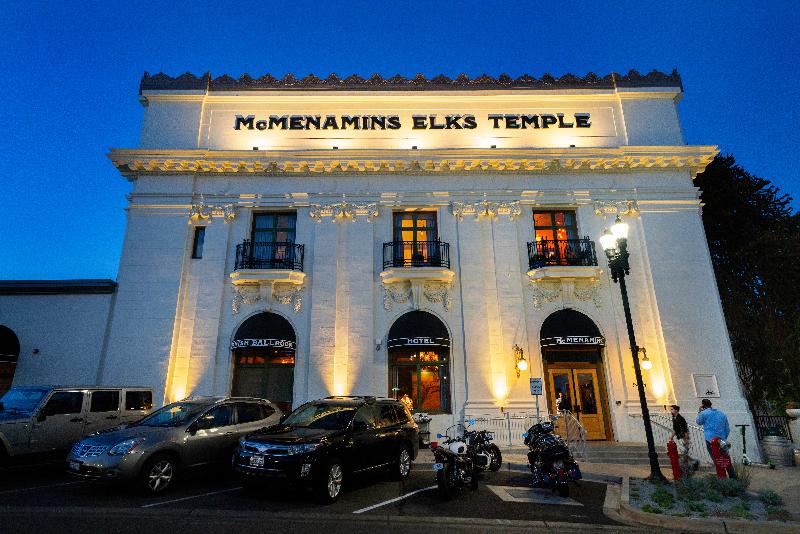 هتل Mcmenamins Elks Temple