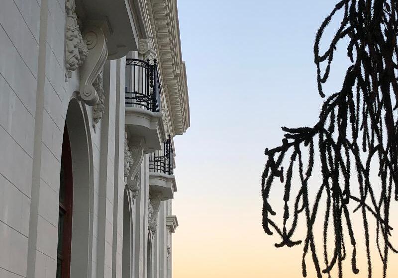 هتل Mcmenamins Elks Temple