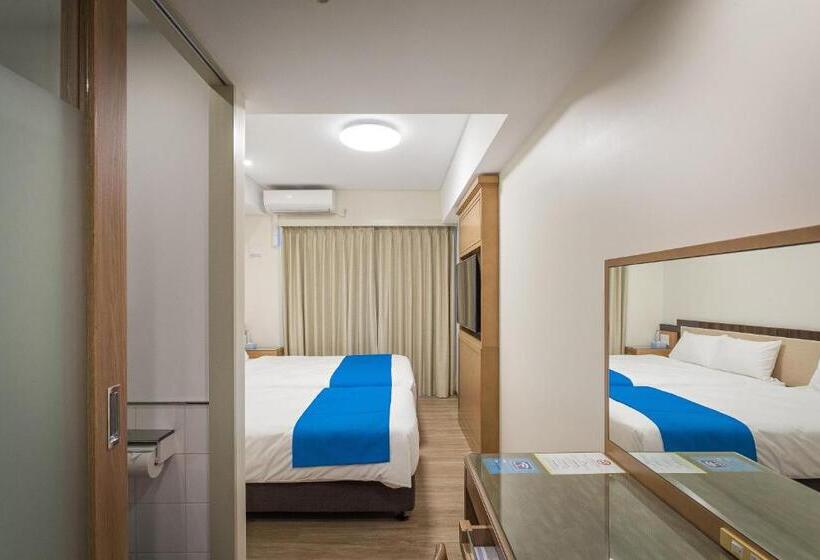فندق Kariyushi Lch. Resort