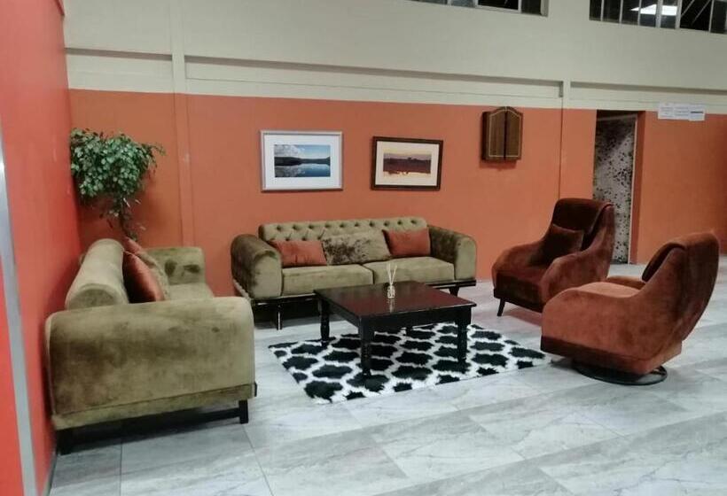 הוסטל Zig Zag Self Catering Accommodation