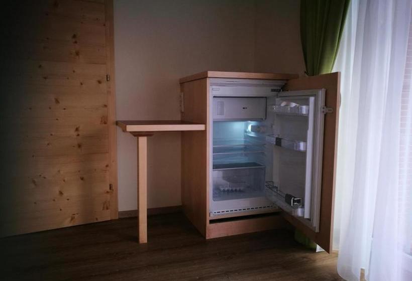 تختخواب و صبحانه Gästezimmer Steiner