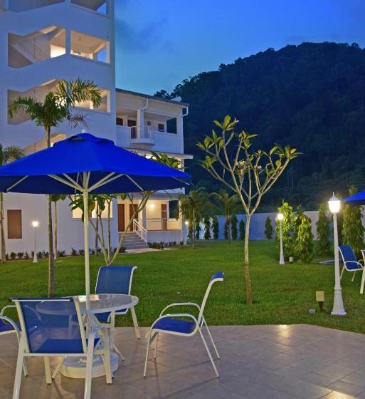 هتل Avi Pangkor Beach Resort