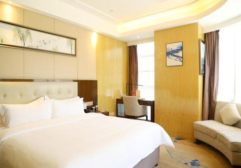 Отель Greentree Inn Zhumadian High Speed Rail Station Square Store