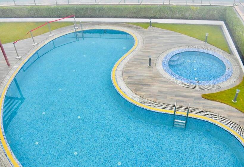 ホテル Ramada By Wyndham Aligarh Gt Road