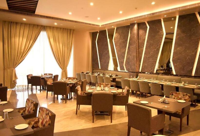 ホテル Ramada By Wyndham Aligarh Gt Road