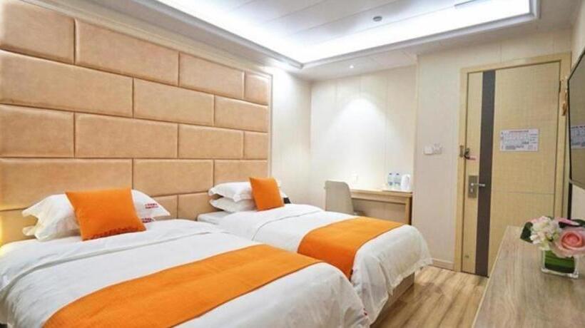 هتل Shell Shanghai Baoshan District  Songbin Road Subway Station