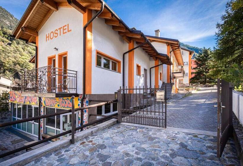 Hostel   Bormio   Livigno   Santa Caterina   Stelvio
