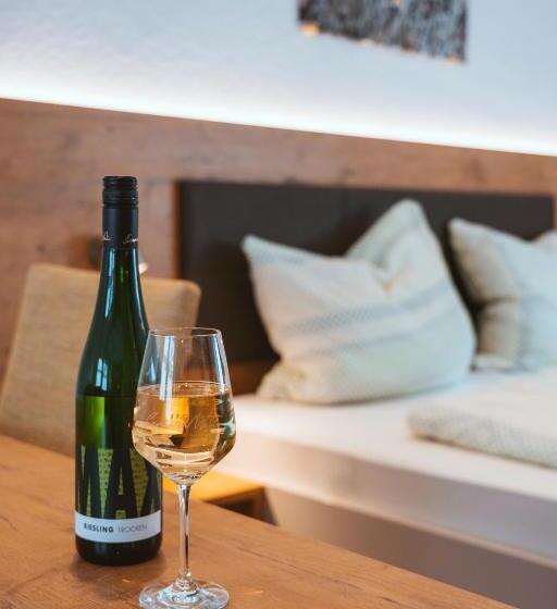 ホテル Ferienweingut Serwaziwein