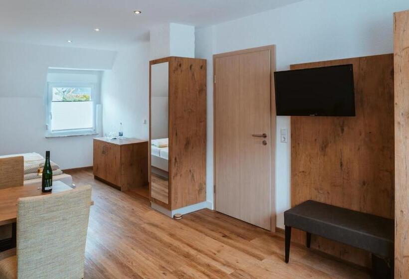 ホテル Ferienweingut Serwaziwein