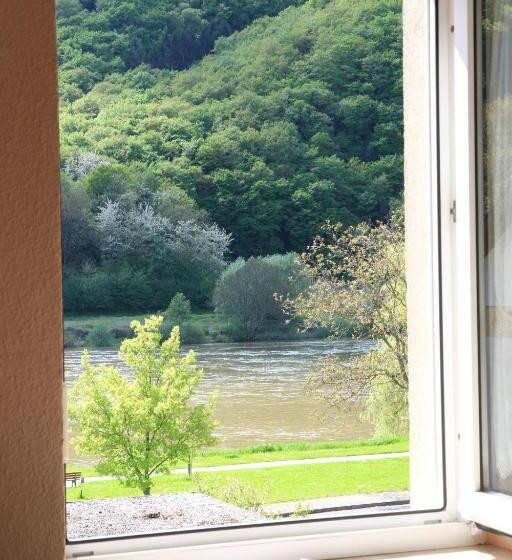 ホテル Ferienweingut Serwaziwein