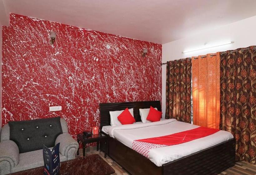 ホテル Oyo 22268 The Janvi Cottage
