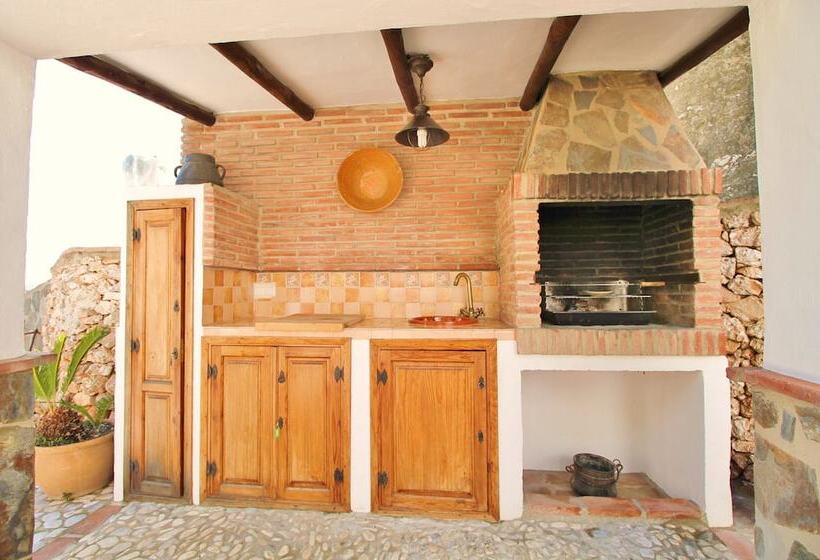 1066 Villa Laero