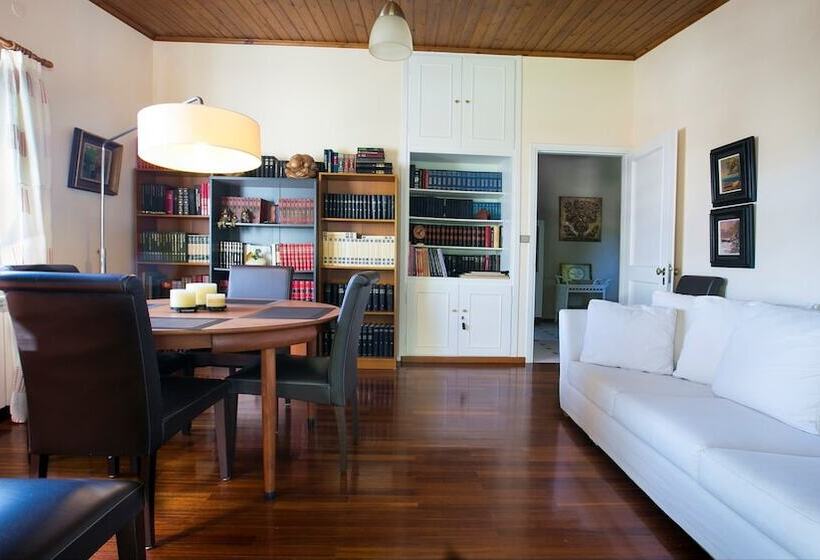 Anthoula S House