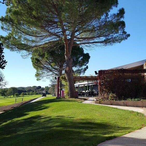 Golf & Résidence De Nîmes Vacquerolles
