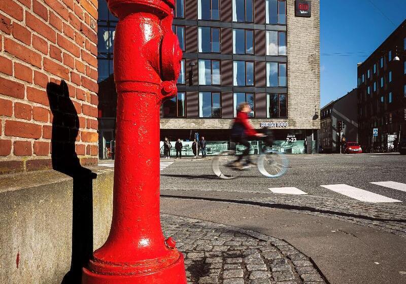 هتل Radisson Red Aarhus