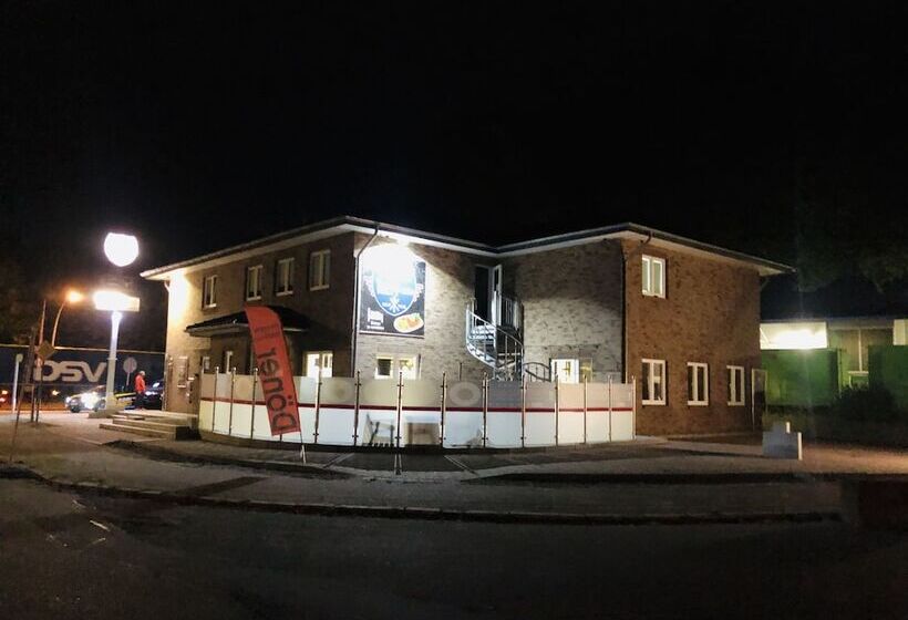 פנסיון Motel Am Outletcenter