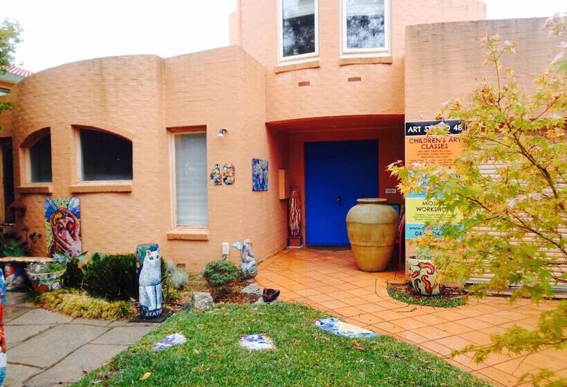 פנסיון Stylish Comfortable Central Artists Home