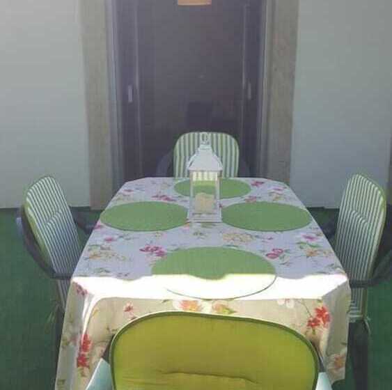 Carvalhosa Apartment