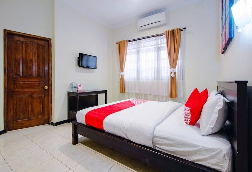 پانسیون Griya Joglo Homestay By Oyo Rooms