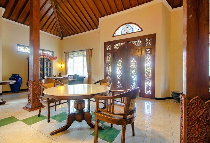 پانسیون Griya Joglo Homestay By Oyo Rooms