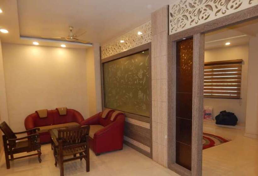 هتل Aadesh Palace