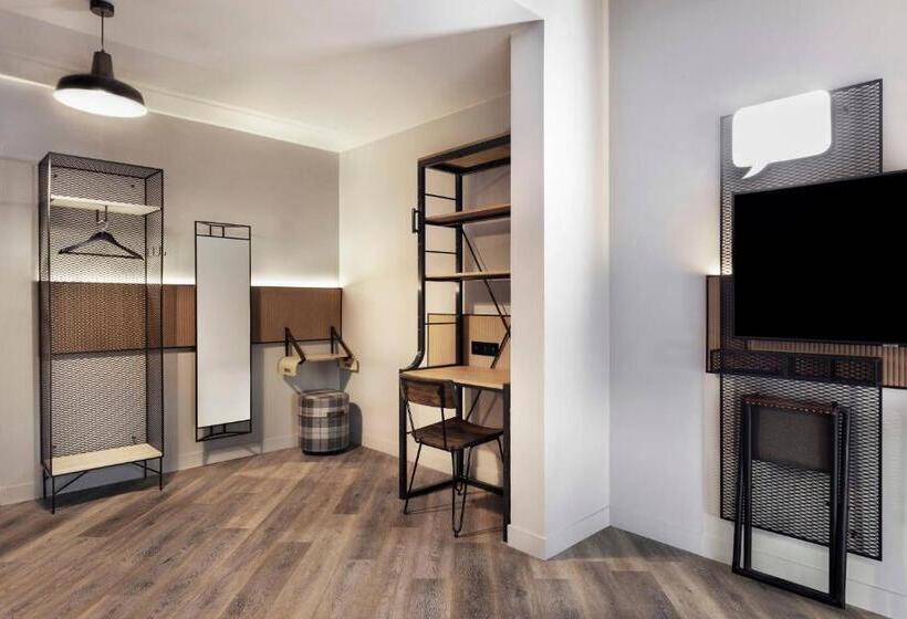 Отель Moxy Lille City