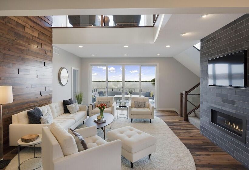 Lakefront Luxury
