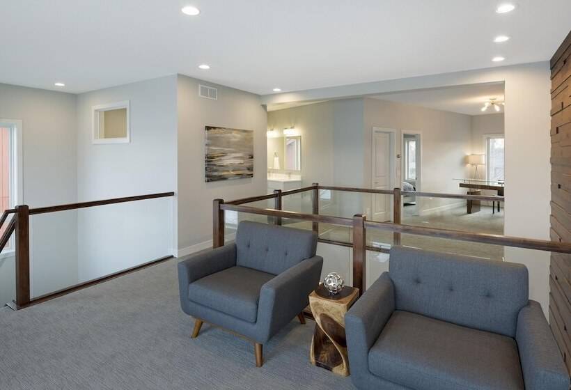 Lakefront Luxury